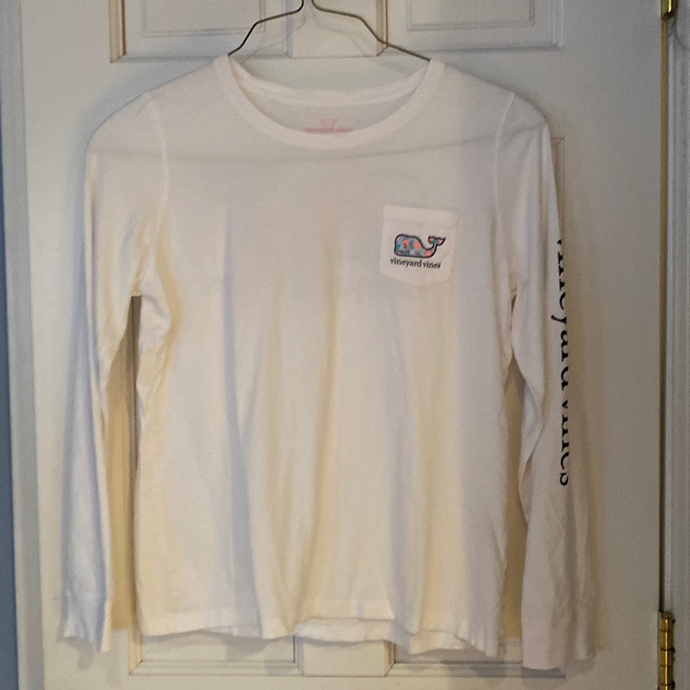 Vineyard vines long sleeve white tee size M